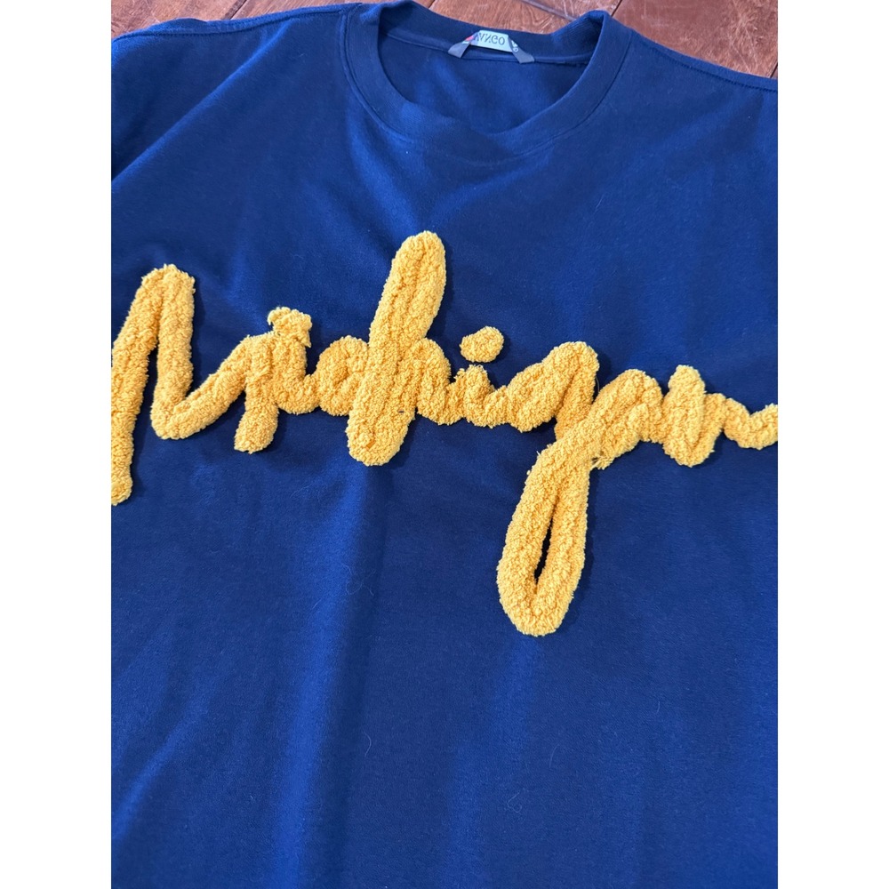 Vango Michigan Crewneck Sweatshirt Navy Blue Yellow Chenille Script Mens XL‎